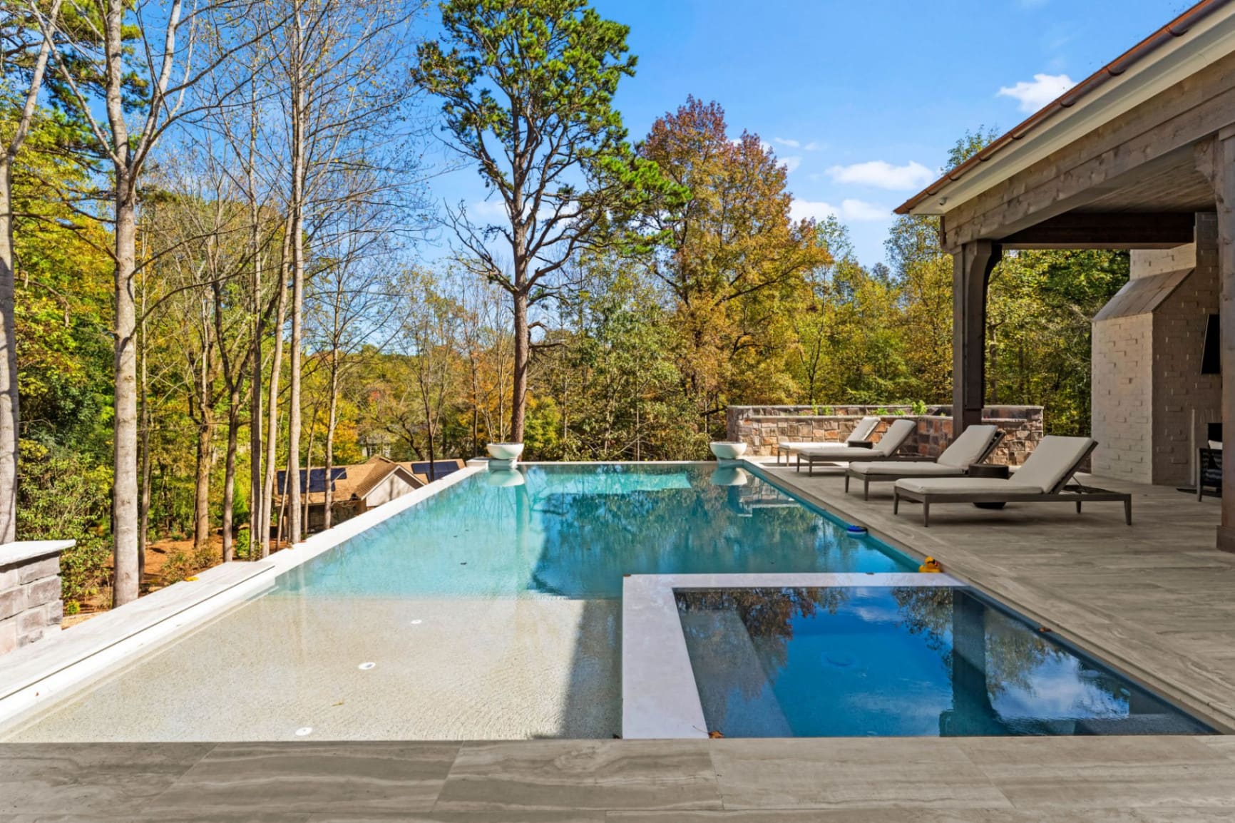 Infinity pool and spa in daylight