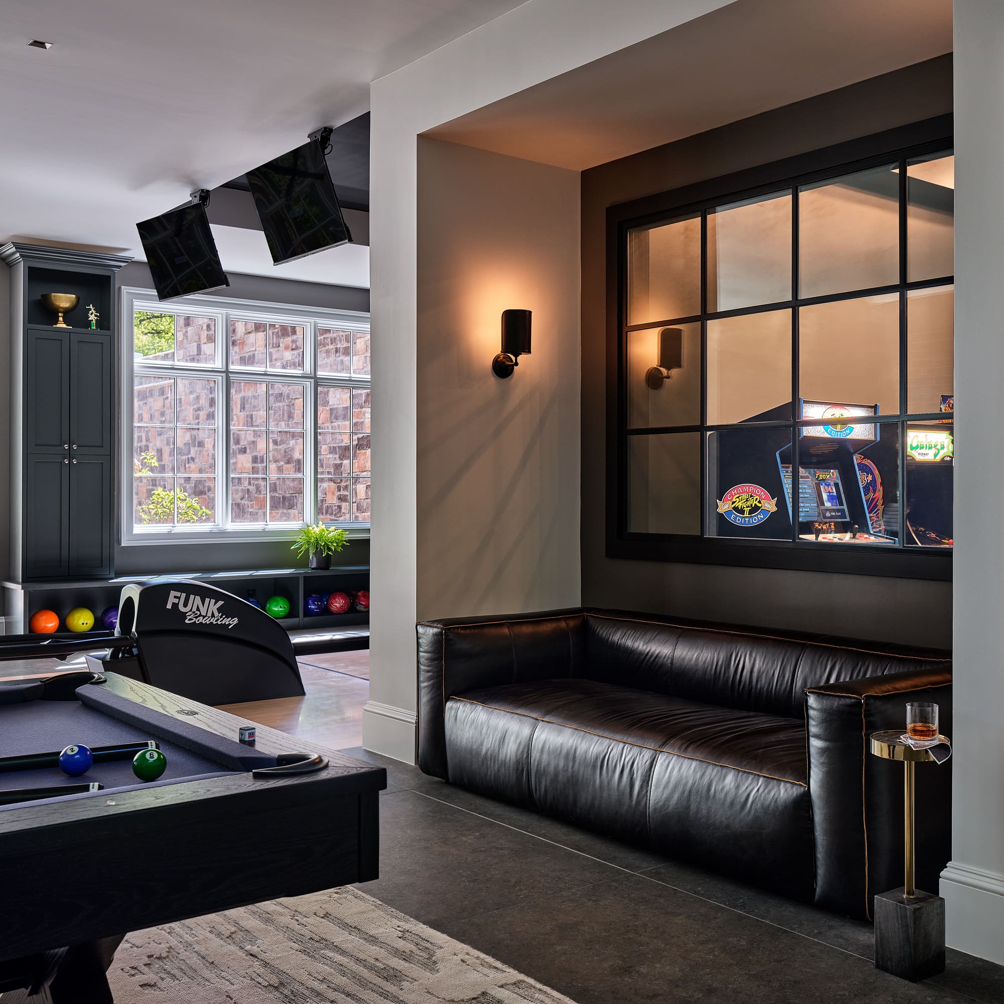 Game lounge window